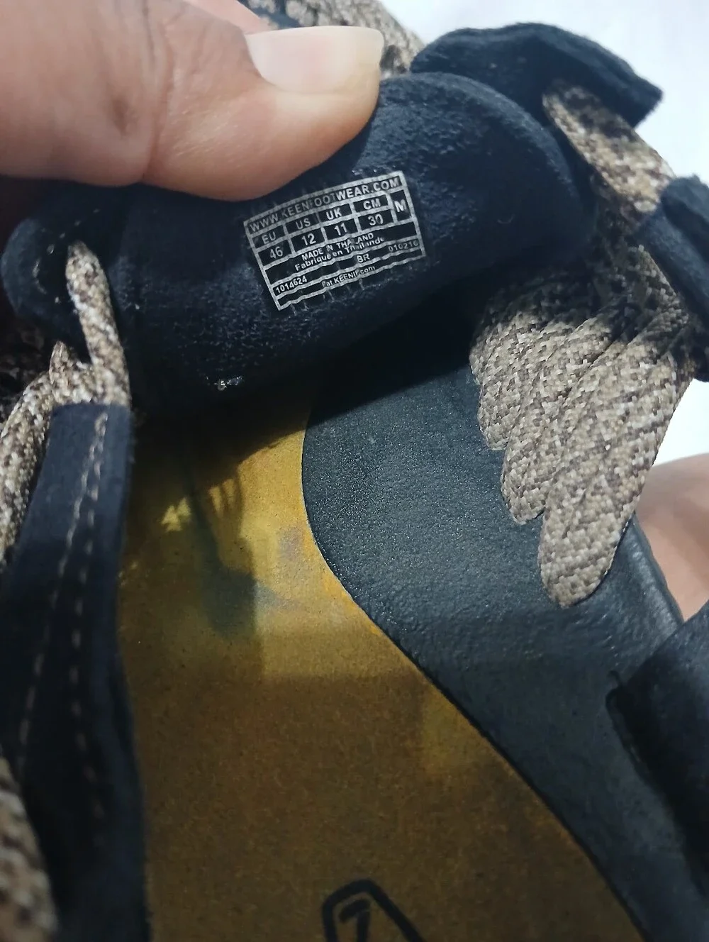Keen Men's Black and Tan Woven Rope Sandals Size 12.